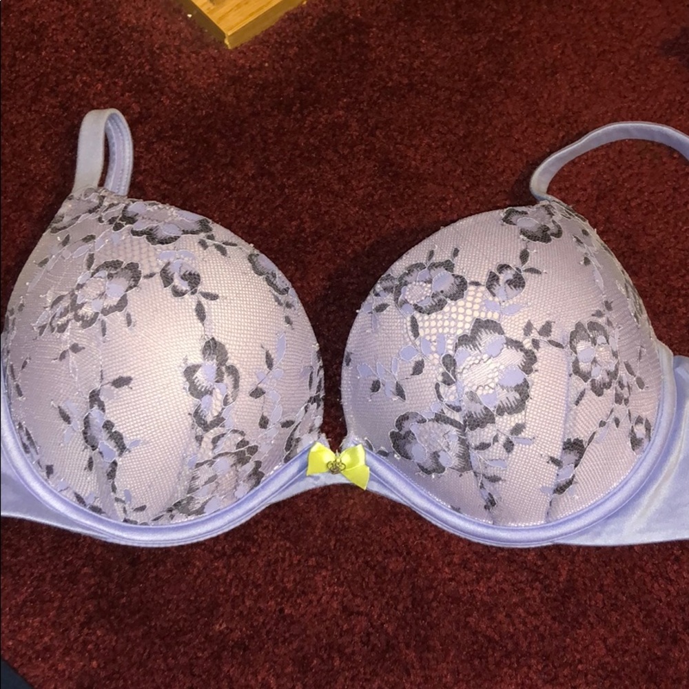 Victoria’s Secret bra 34D